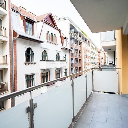 Vig Apartment - With Private Parking Budapest Ngoại thất bức ảnh